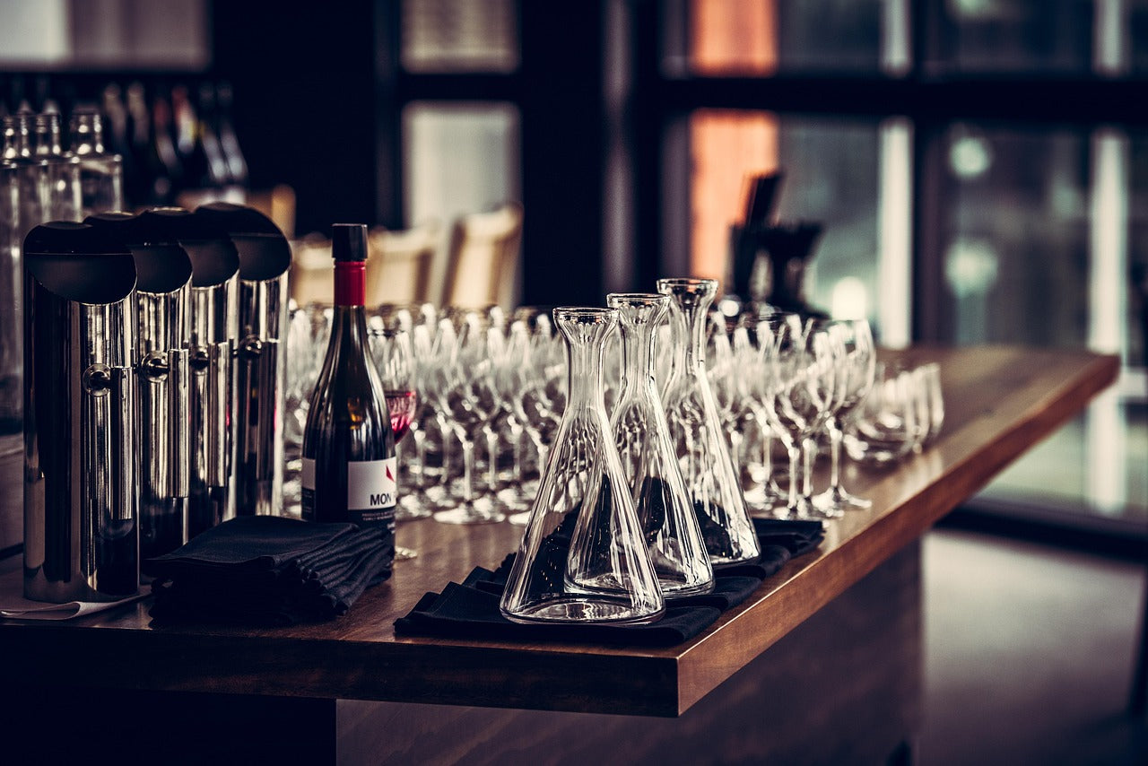 What Are the Features and Advantages of Erlenmeyer Filter Flask?