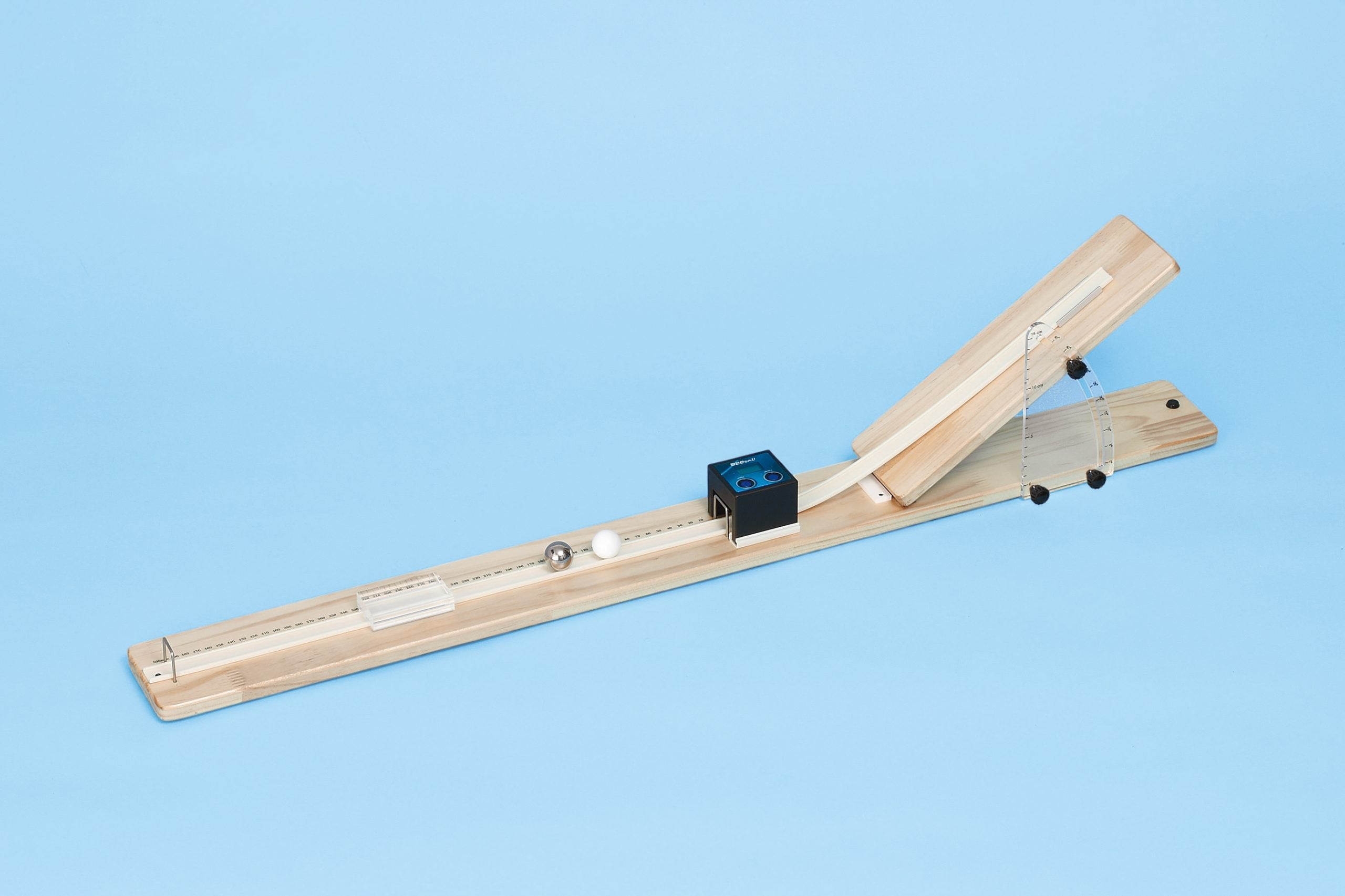 I-Gauge OS-KB is a collision experiment for the demonstration of kinetic energy.  A BeeSpi Photogate is included. Made by Narika Corporation.