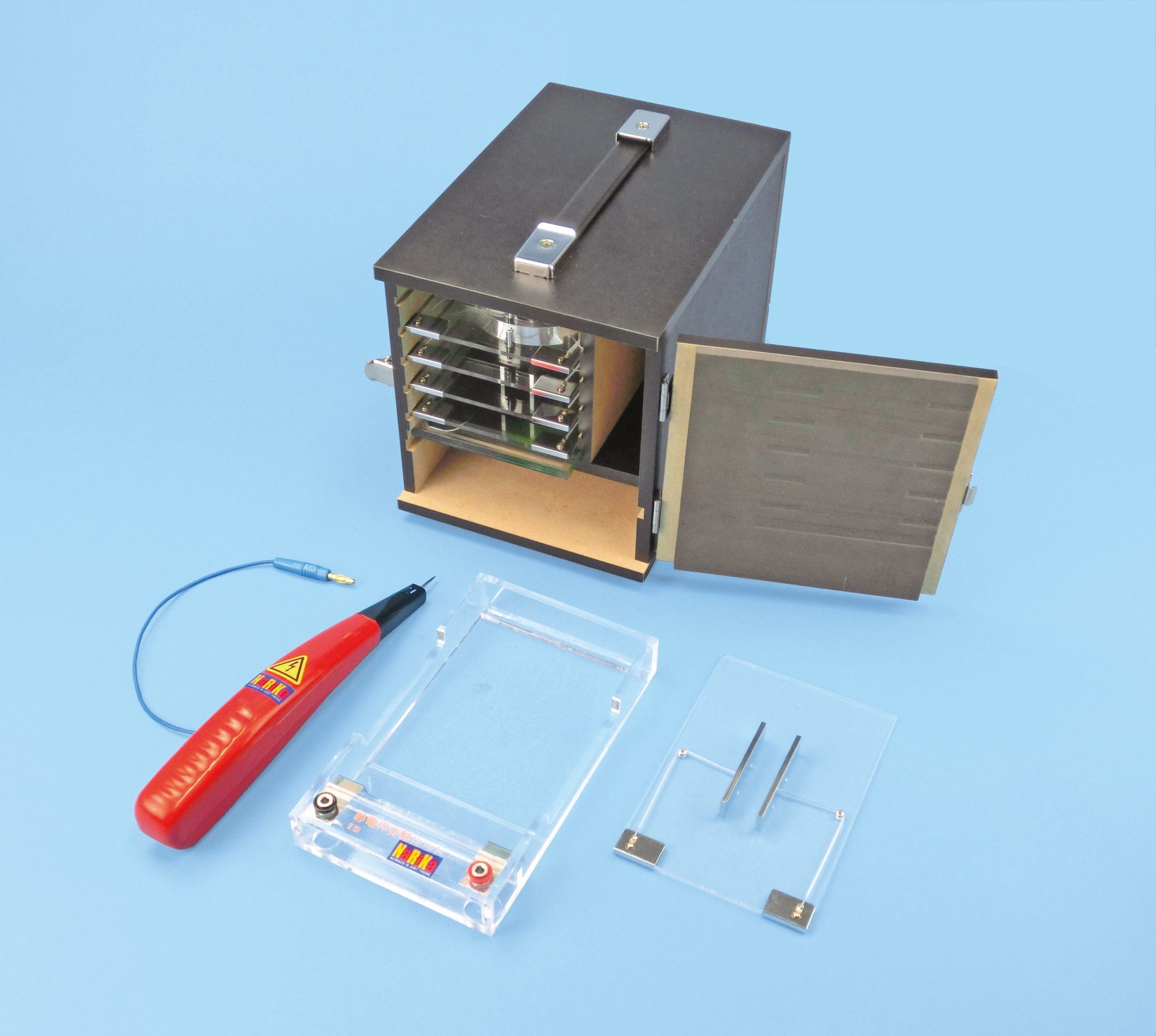 Electrostatic Field Apparatus Set II.  A set of observation Tanks and Electrode Plates. Made by Narika Corporation.