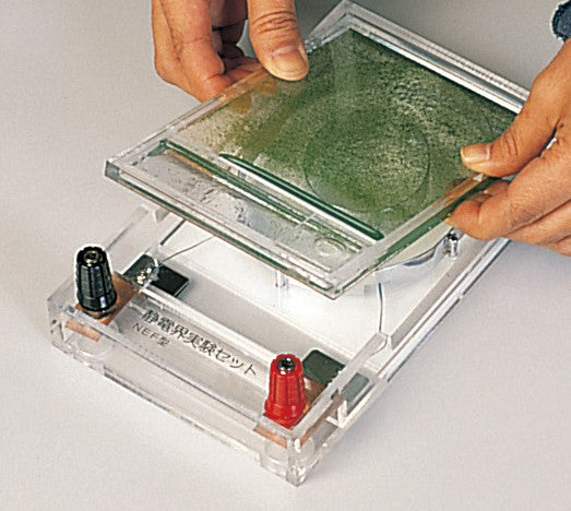 Electrostatic Field Apparatus Set II.  A set of observation Tanks and Electrode Plates. Made by Narika Corporation.